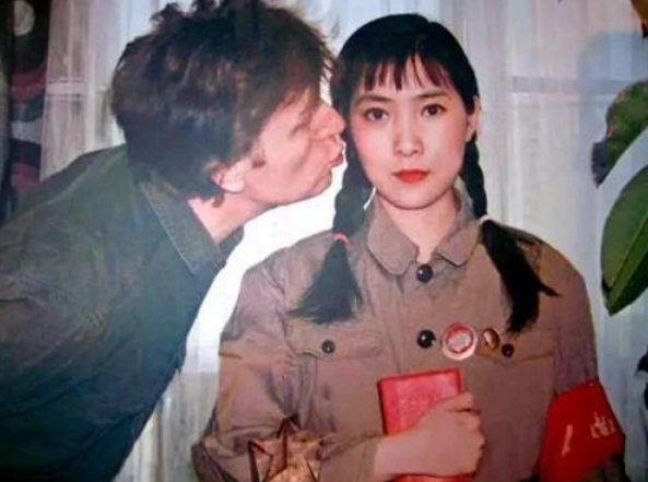 邂逅了来自德国摄影师兼作家的乌苇,克劳特,他还有一个中国名字,叫做