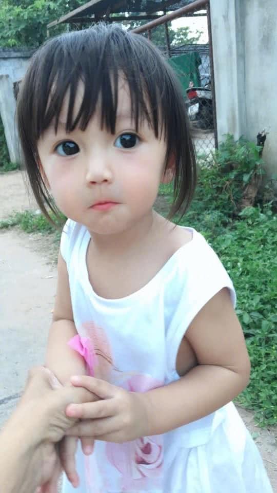 简直是洋娃娃的真人版。