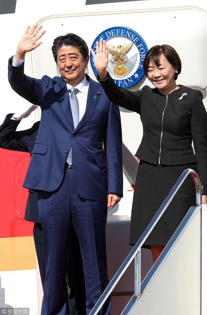 日本首相安倍晋三启程赴北京 开启3天访华之旅
