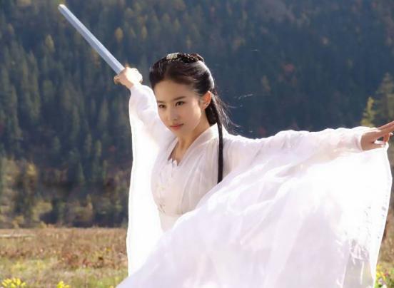 五版小龙女对比,真是天壤之别,图2最接近原著,图5无法直视