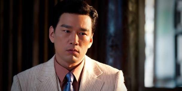 自己就这么惨,有很大的落差感,因为很多看电视