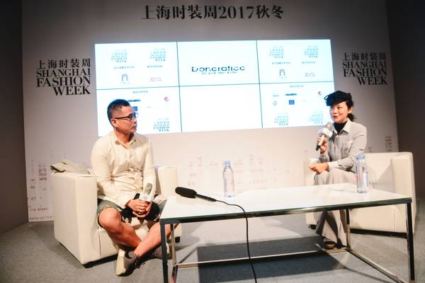 小编：程成老师您觉得服饰对形象的打造到底有多大的影响？