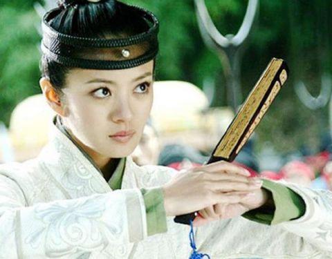 安以轩版赵敏，很有自己的特色！给大家呈现的是一个聪慧可爱、敢爱敢恨的赵敏！