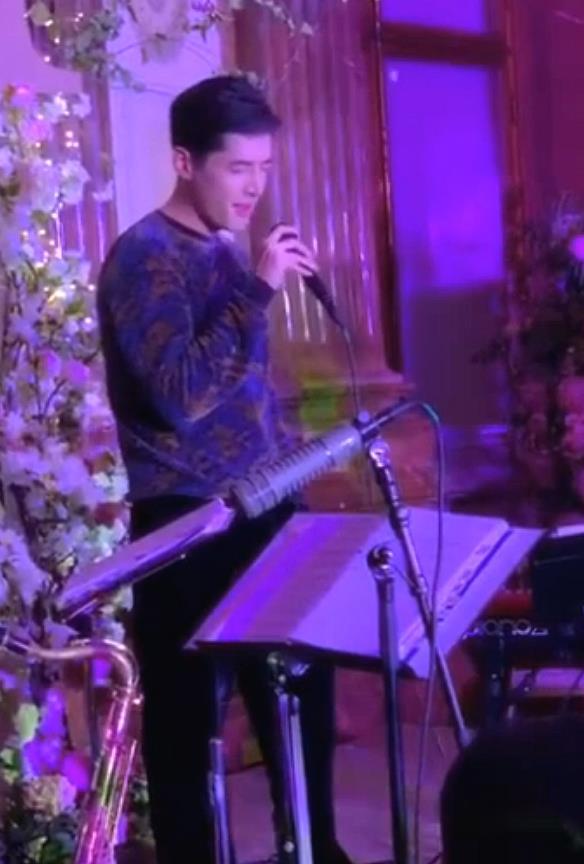 唐嫣罗晋大婚细节曝光 胡歌现场演出英文歌 而明道为晚宴主持人