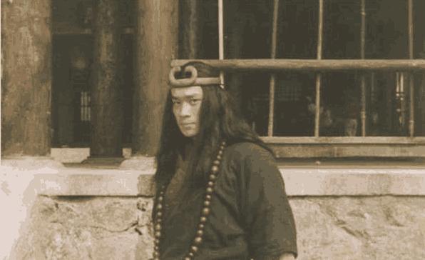 图五：武松不只在剧中冷酷帅气，即便是到了戏外也是那么的冷酷。