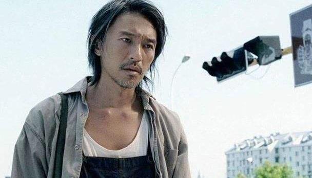 我们都知道周星驰做导演是非常的认真，一个镜头一定要cue到满意为止。