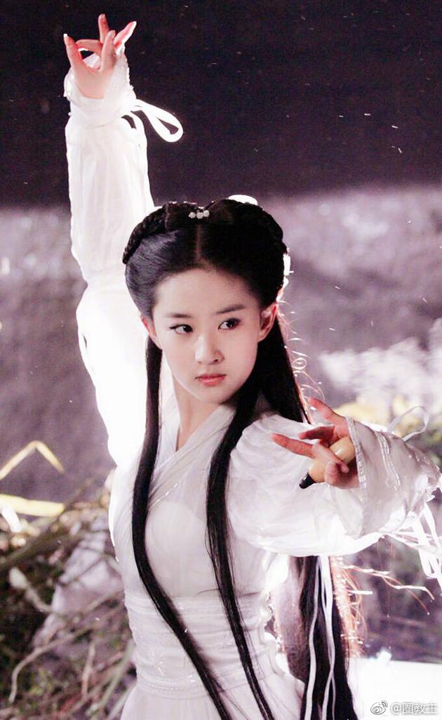 钦点刘亦菲饰演小龙女。