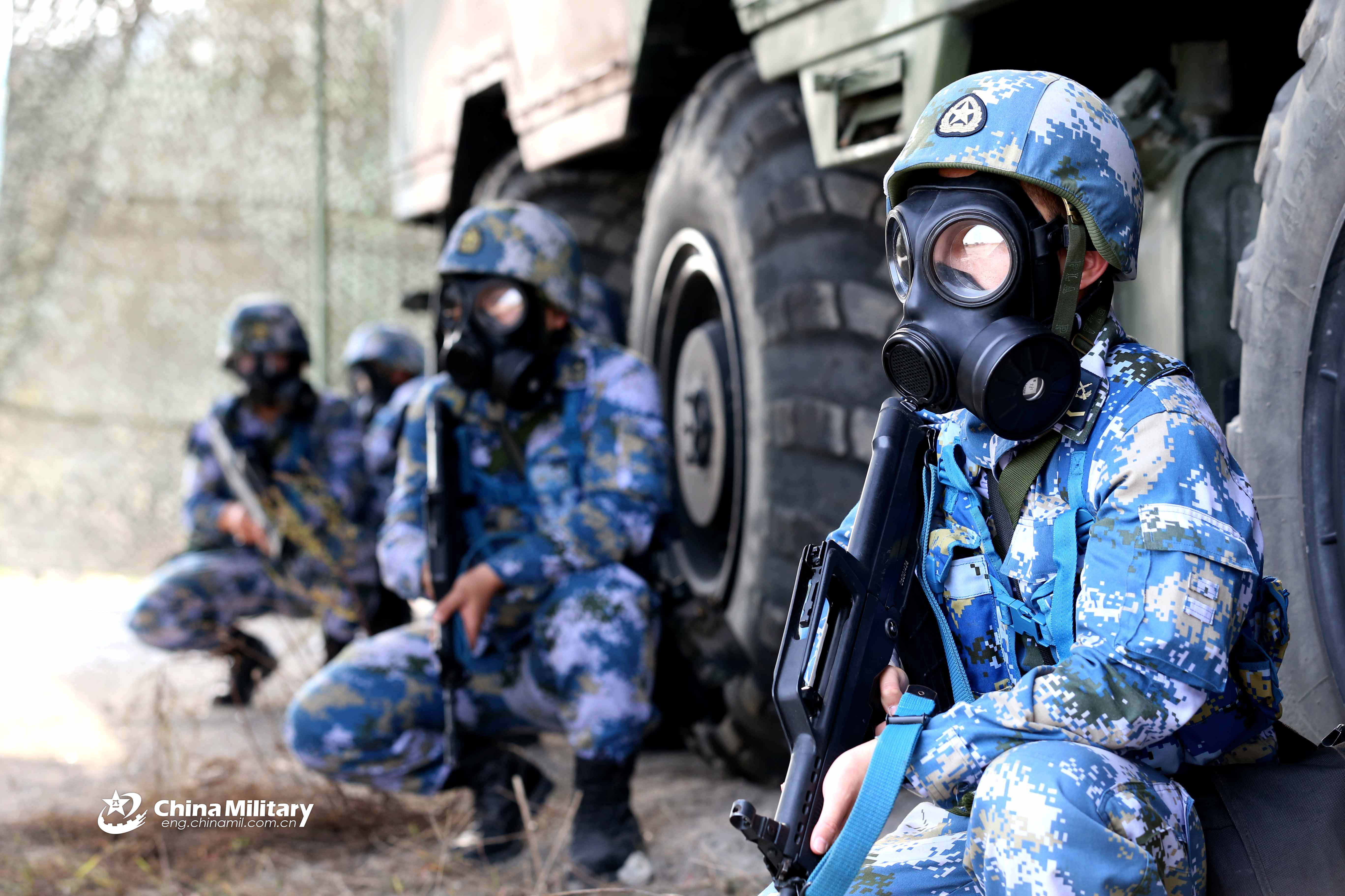 岸基导弹部队陌生复杂地域昼夜攻防演练
