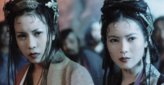 她是星爷的春十三娘,如今却在家中暴毙惨死,年仅55岁!