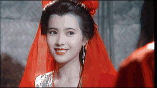 蓝洁瑛年轻时眼眸清澈，灵气十足，一颦一笑皆动人。