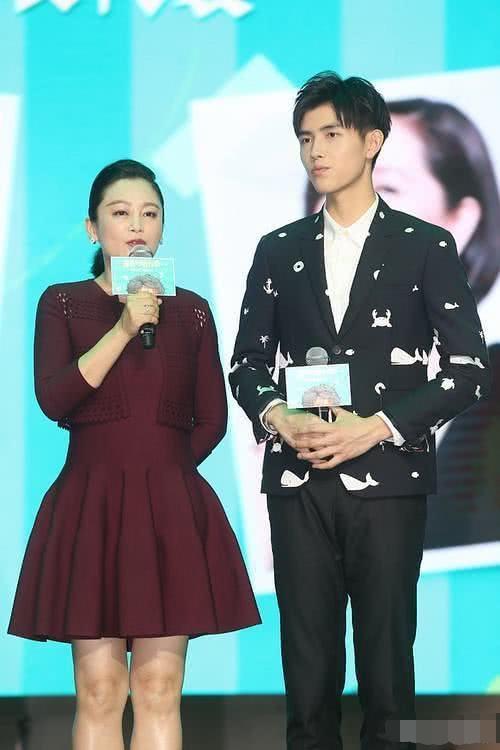 当然也有很像陈红的时候。