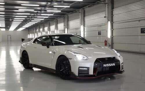 日本大阪一男子涉嫌以280公里时速驾车被逮捕