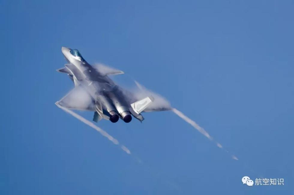 高清美图燃爆了多机开花眼镜蛇机动歼20炫酷登场