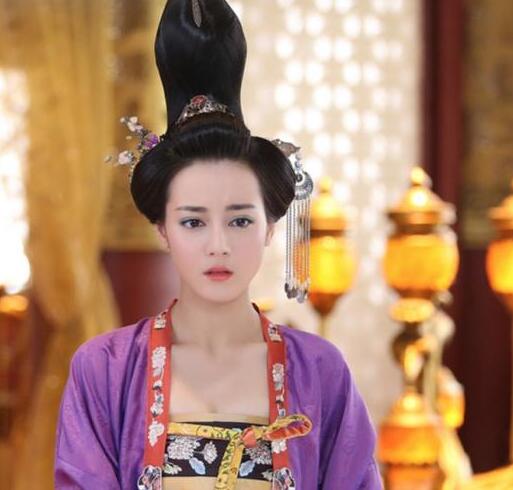 在《美人制造》里她变成了这样……