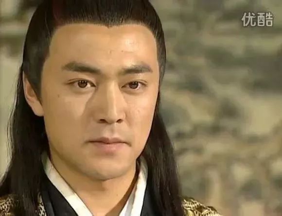 现在他是一家影视公司的副总裁。