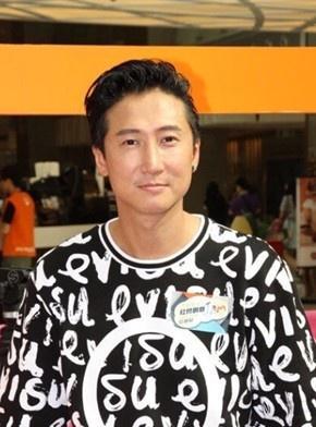 作为最像洪金宝的洪天祥，要加油了！我希望能看到更多你的作品，洪金宝的继承是你们三兄弟的！