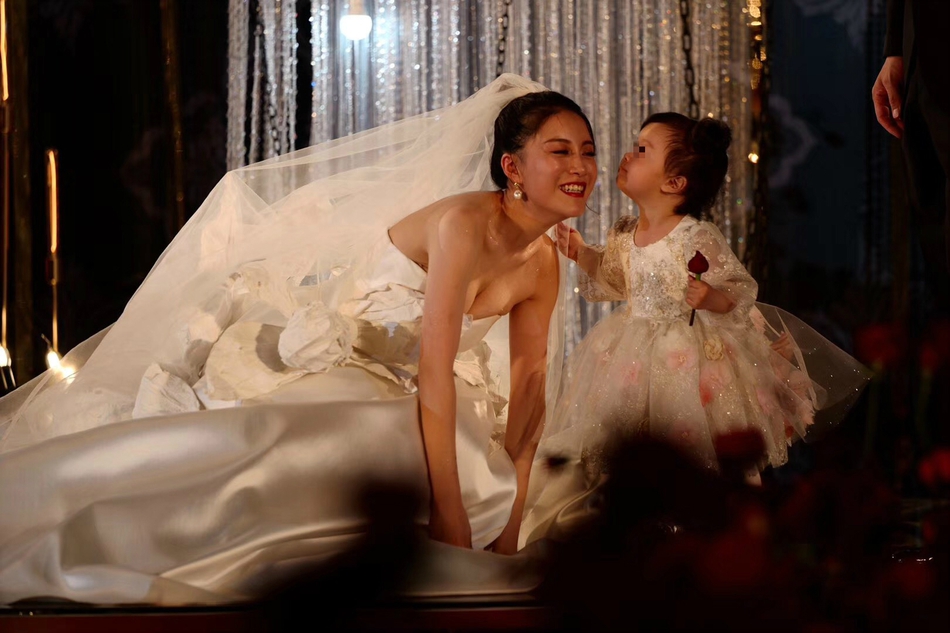 新说唱导演车澈与李嘉格大婚因节目结缘