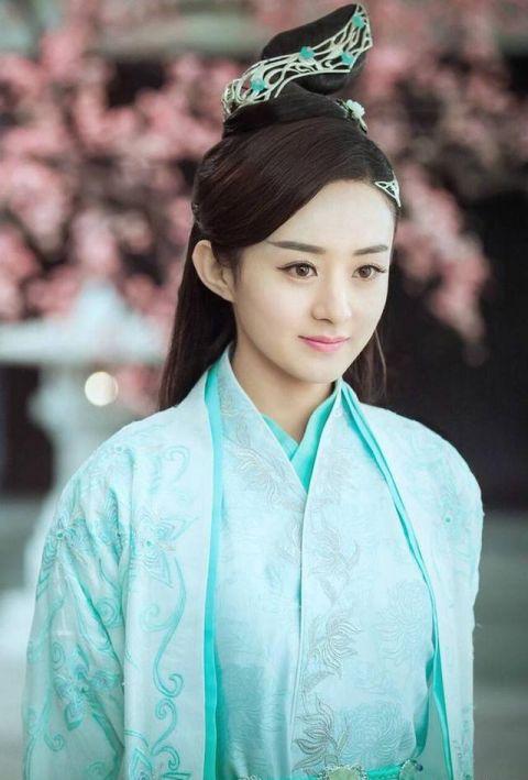 赵丽颖，1987年出生，作品有《跪族篇》《新还珠格格》《陆贞传奇》《杉杉来了》《花千骨》《乘风破浪》《楚乔传》等。