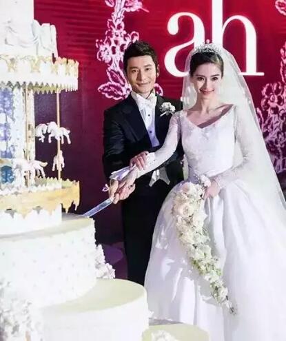 虽然杨幂和刘恺威多次被传出感情危机，但是不得不说两个人在当年也是十分恩爱幸福的。