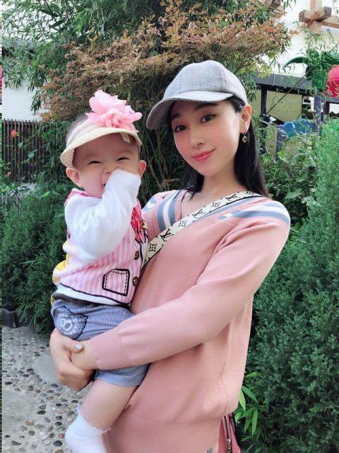 小编在这里祝攀少皇一家幸福甜蜜！也期待攀少皇今后拍出更多的好作品！