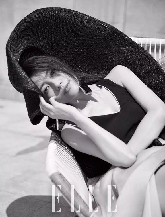 不管是自己的演艺事业还是投资理财，高圆圆总是能够经营十分不错，拥有超高的情商与智商。