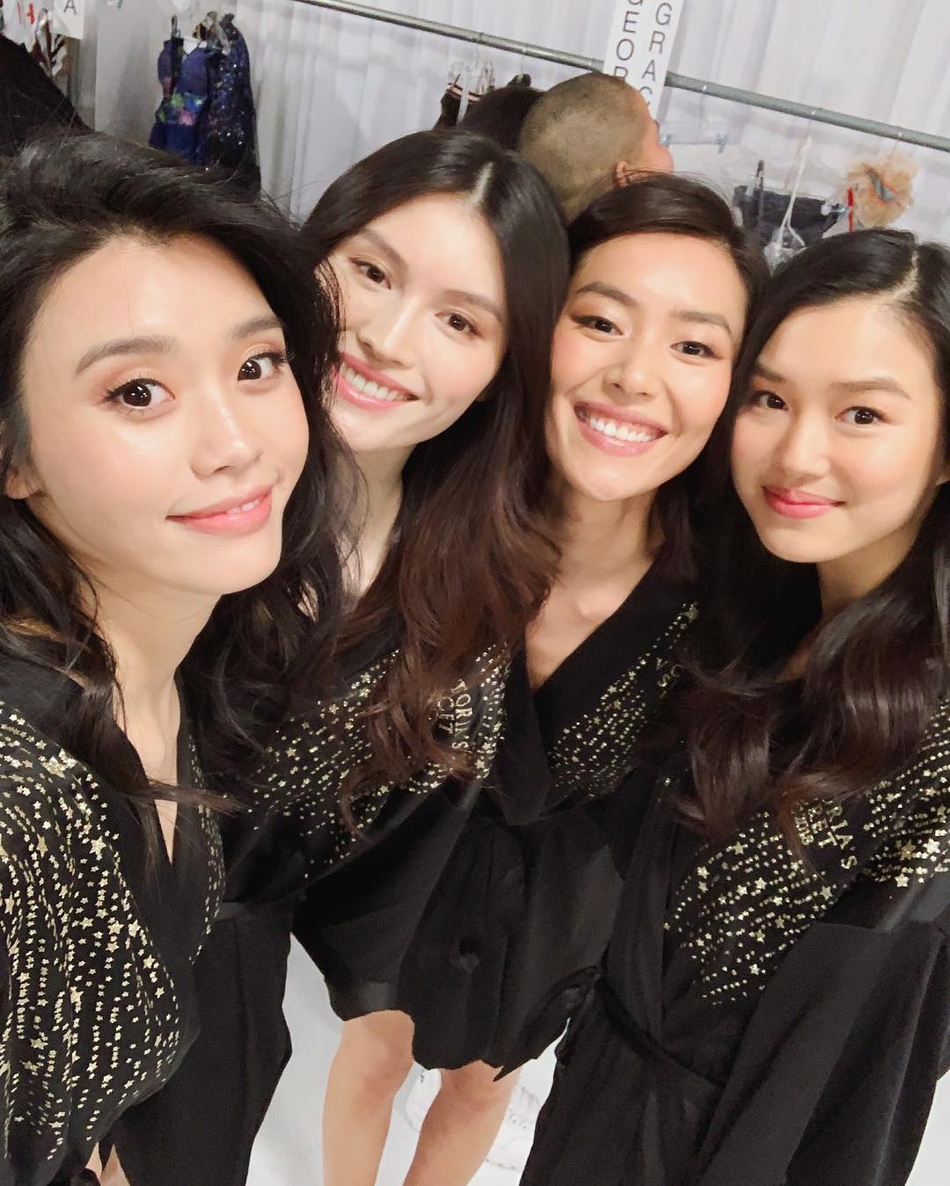 国模晒维密合照刘雯自信大笑奚梦瑶卖萌