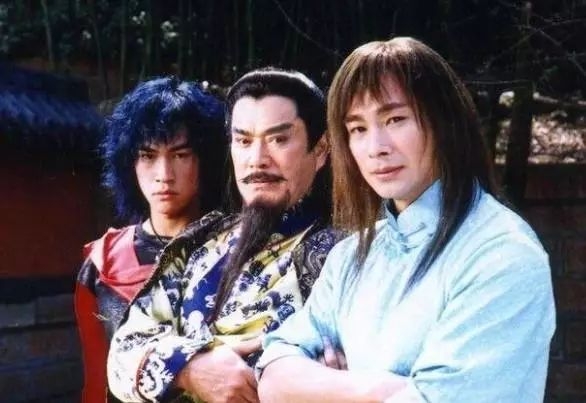 不可一世的的枭雄人物“雄霸”，老谋深算，野心勃勃，霸气外露，风头几乎可以盖过主角“风云”。