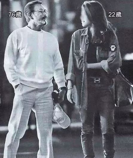 当时有报道称，两个人会像夫妇一样度过周末，而且千叶真一被爆出欠债3300万日元。