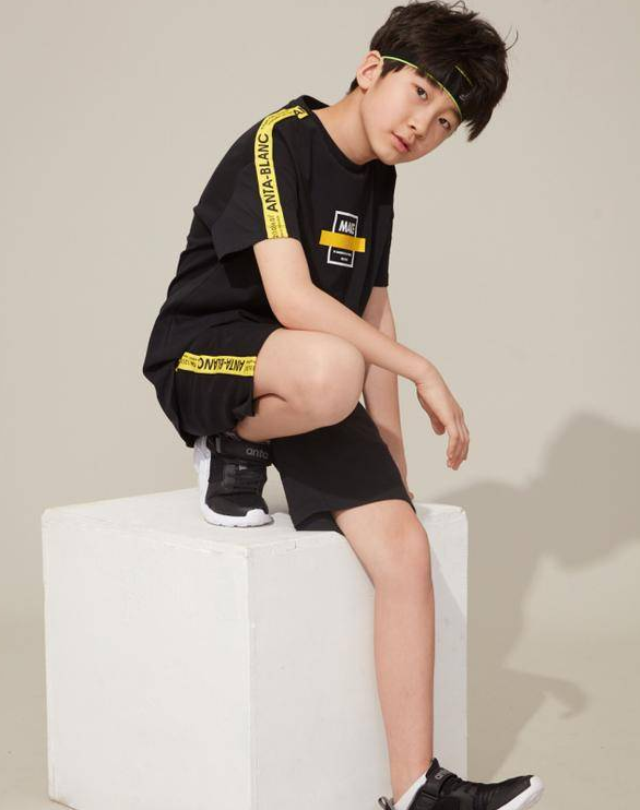 最后，祝小暖男生日快乐!