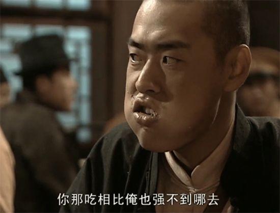 新老亮剑魏和尚吃鸡对比一个狼吞虎咽猛如虎一个斯斯文文