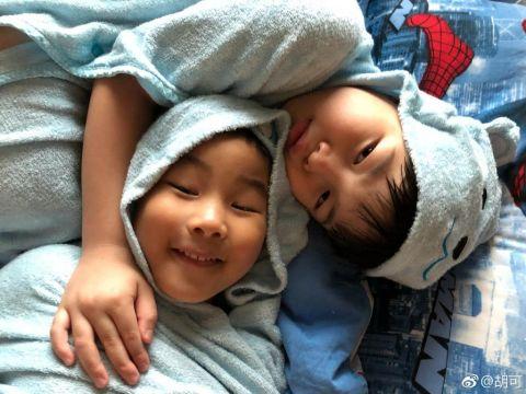 2011年7月16日,胡可剖腹产诞下儿子沙俊伯(小名安吉)