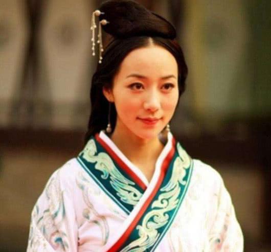 韩雪的貂蝉看上去有一些老气，更像是当家作主的主母一般。