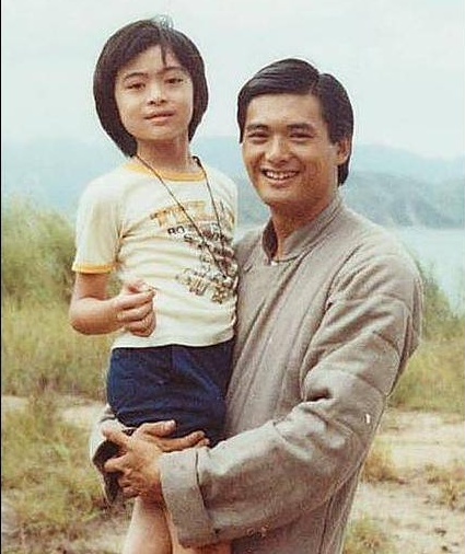 1986年，樊少皇一连接了四部电影，忙到要找替身。