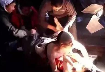 之前沈梦辰在微博上表示：终于知道大侠在运功的时候，为什么要闭眼了，不闭眼，真的很容易笑场。