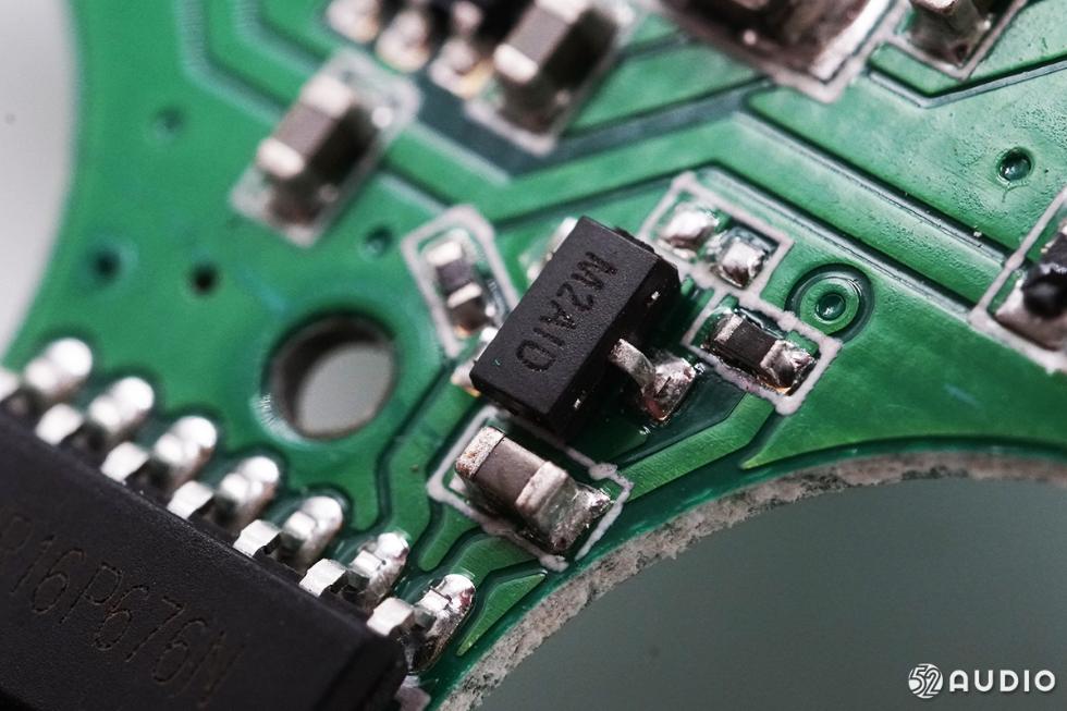 M2AID 三极管IC。