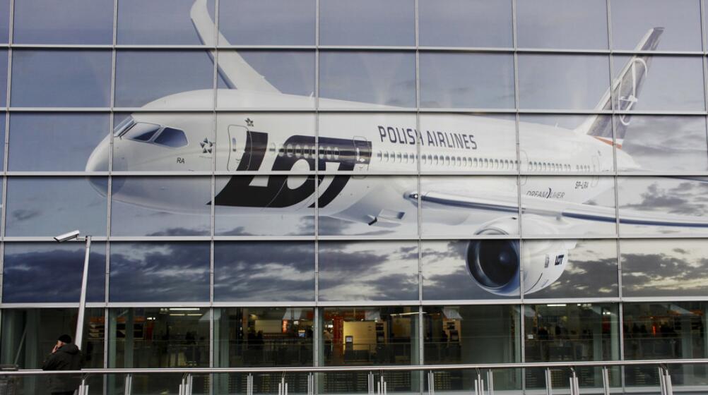资料图：波兰航空公司的波音787型客机 图片来源：路透社