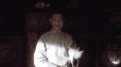 甚至连幕后演员都有一种“疯魔”,