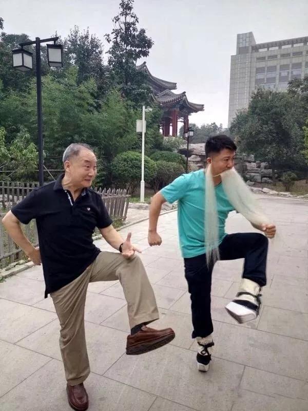 王少华向恩师陈少云学戏