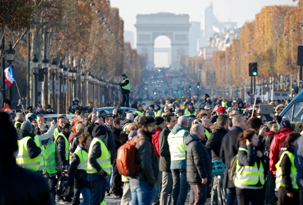 超28万法国民众涌上街头，抗议总统马克龙。(路透社)