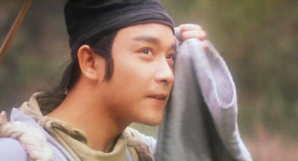 你对张国荣10个兄弟姐妹,最疼他的大姐病逝,拿“哥哥”当儿子养这件事怎么看?