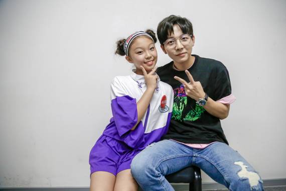 (汇聚传媒艺人安芷萱与歌手胡夏)