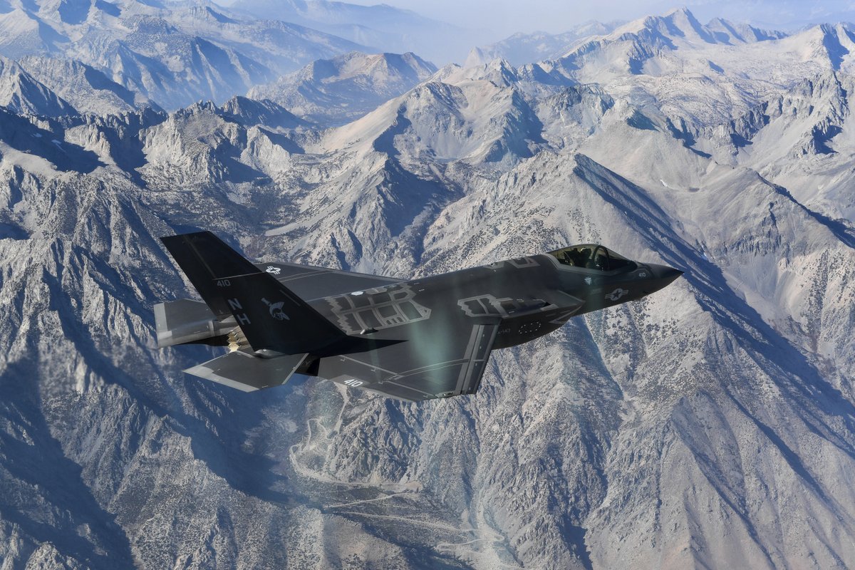 美国海军首批第五代舰载战斗机接近完全战备状态