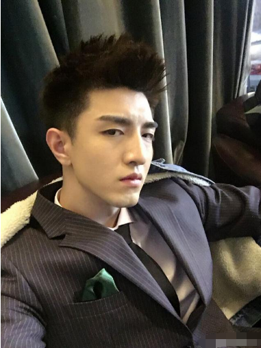 赵丽颖为何签约金瀚原来背景如此强大母亲曾说罗晋会大火