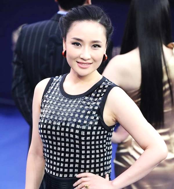 除了是靳东的同学，孙宁还是王学兵的前妻，只是两人结婚才3年，却又离婚了。