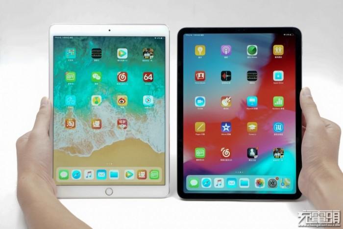 小编手上这台新款iPad Pro的尺寸大小是11英寸，机身整体与上代iPad Pro 10.5寸差不多大。