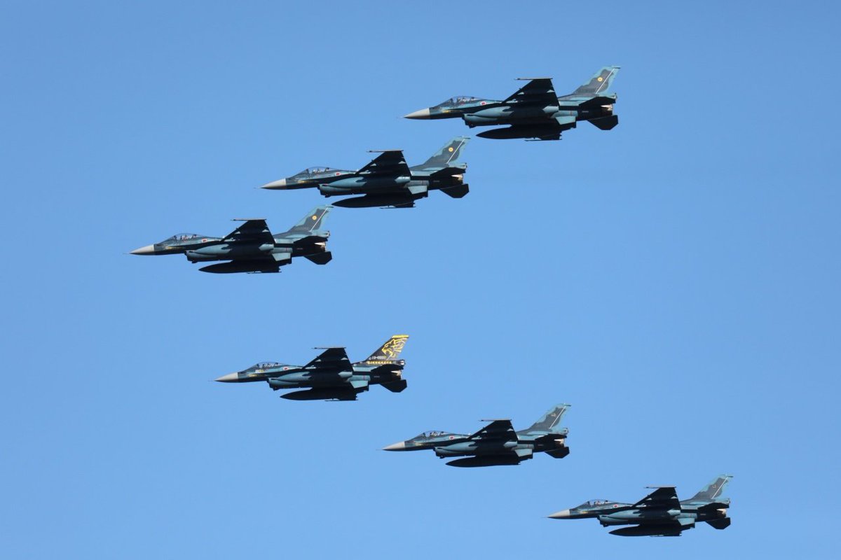 12 水平怎么样?日航空节飞行表演f-2编队预演