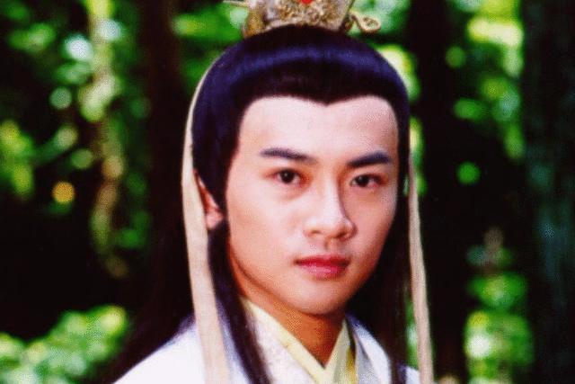 苏有朋在剧中饰演“风无缺”,可谓是风流倜傥。苏有朋现在是娱乐圈中的实力派演员。