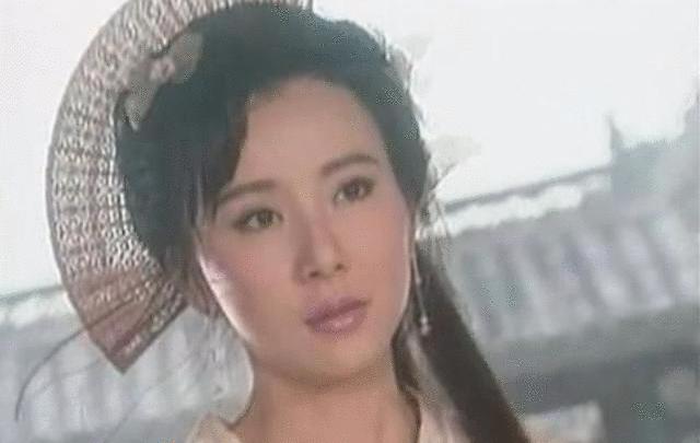 萧蔷在剧中饰演“燕飘香”,是燕南天的侄孙女。萧蔷现在也是娱乐圈中的实力派演员。