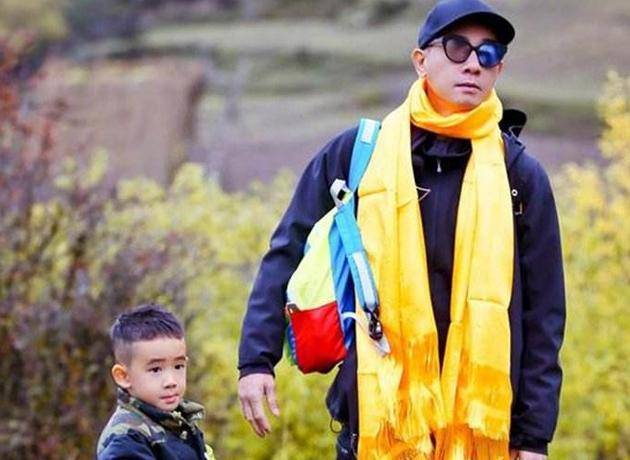 陈小春自从拍完古惑仔一系列的电影之后，似乎在影视圈没有什么大动作了。