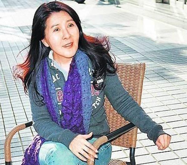 又一老戏骨去世,曾获金钟视后,为抗癌戒掉30年烟瘾